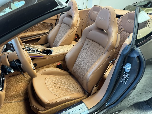 ASTON MARTIN DB12 2025 Image 25