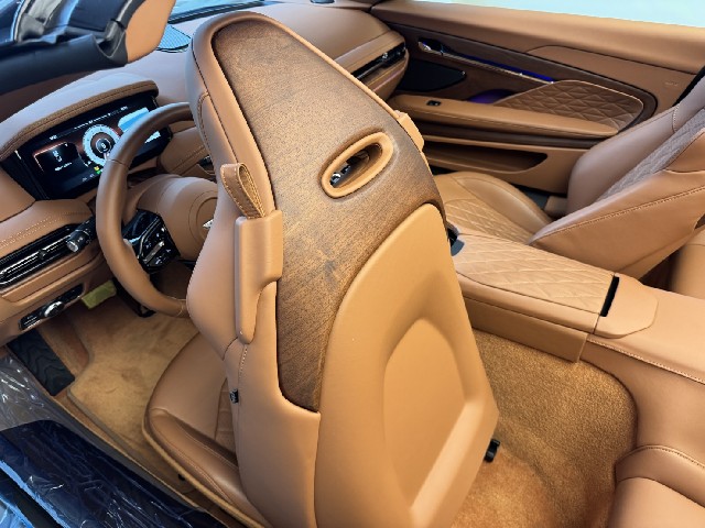 ASTON MARTIN DB12 2025 Image 49