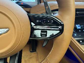 ASTON MARTIN DB12 2025 Image 46