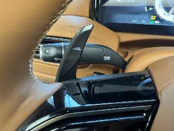 ASTON MARTIN DB12 2025 Image 49