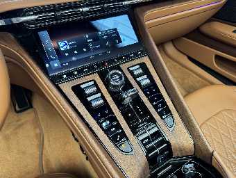 ASTON MARTIN DB12 2025 Image 50