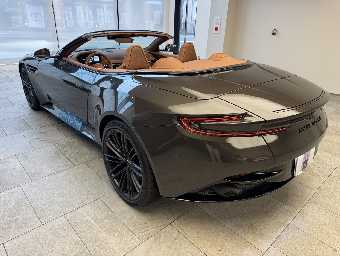 ASTON MARTIN DB12 2025 Image 7