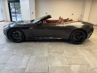 ASTON MARTIN DB12 2025 Image 8