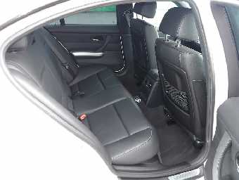 BMW 3 SERIES 2011 Image 13