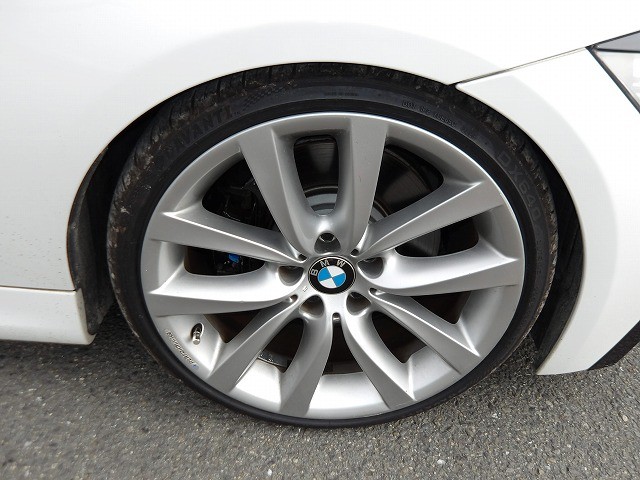 BMW 3 SERIES 2011 Image 24