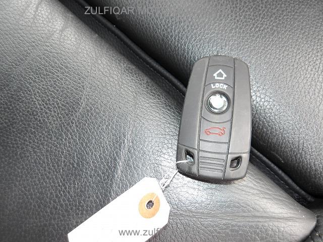 BMW 3 SERIES 2011 Image 8