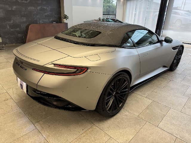ASTON MARTIN DB12 2024 Image 19