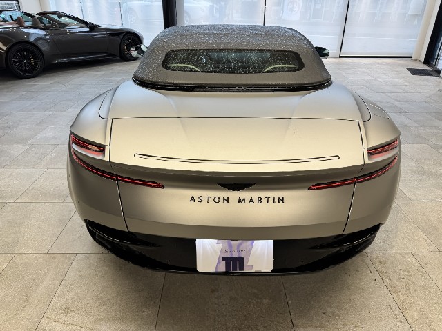 ASTON MARTIN DB12 2024 Image 20
