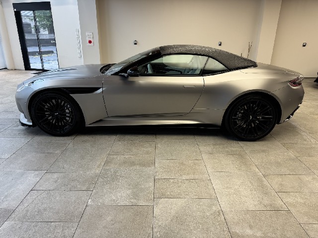 ASTON MARTIN DB12 2024 Image 22