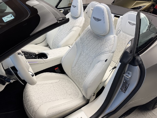 ASTON MARTIN DB12 2024 Image 26