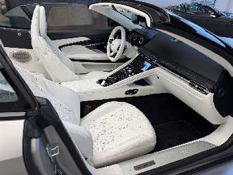 ASTON MARTIN DB12 2024 Image 21