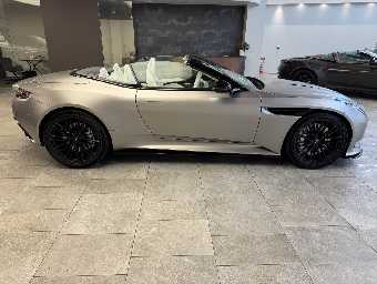 ASTON MARTIN DB12 2024 Image 4
