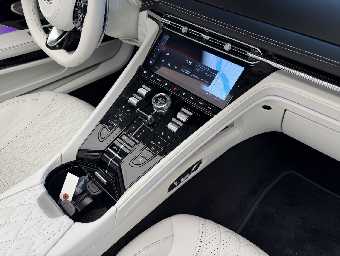 ASTON MARTIN DB12 2024 Image 37