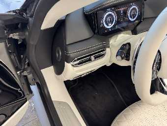 ASTON MARTIN DB12 2024 Image 38