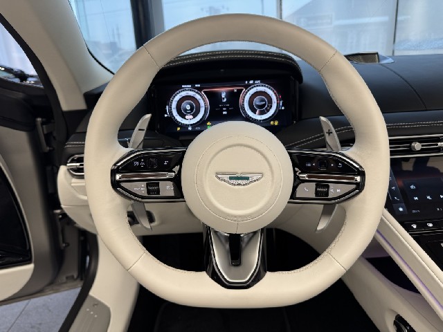 ASTON MARTIN DB12 2024 Image 47
