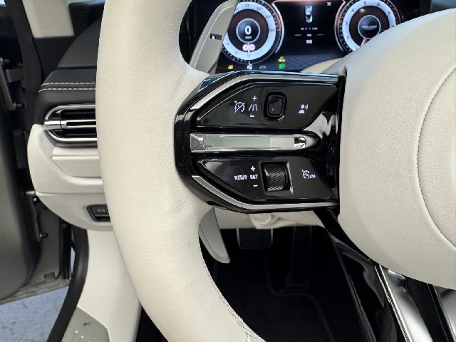 ASTON MARTIN DB12 2024 Image 48
