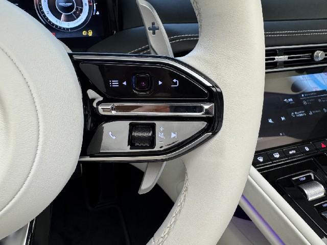 ASTON MARTIN DB12 2024 Image 49