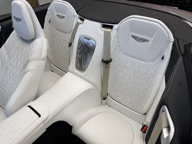 ASTON MARTIN DB12 2024 Image 54