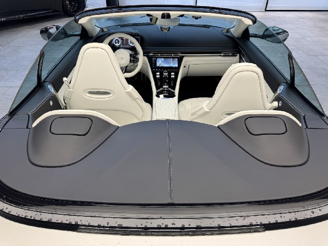 ASTON MARTIN DB12 2024 Image 57
