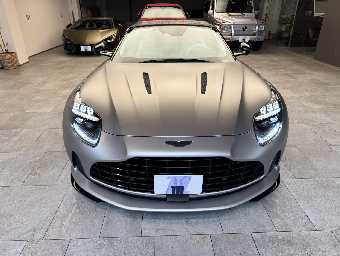 ASTON MARTIN DB12 2024 Image 10