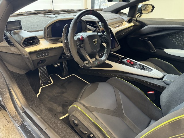 LAMBORGHINI REVUELTO 2024 Image 24
