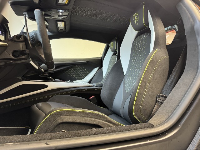 LAMBORGHINI REVUELTO 2024 Image 26