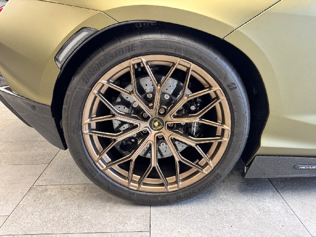 LAMBORGHINI REVUELTO 2024 Image 45
