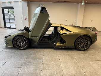 LAMBORGHINI REVUELTO 2024 Image 8