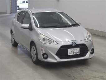 TOYOTA AQUA 2016 Image 2