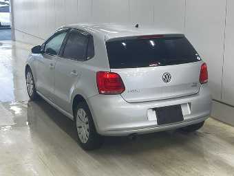VOLKSWAGEN POLO 2013 Image 2