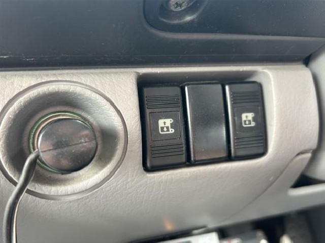 MAZDA BONGO FRIENDEE 2001 Image 28