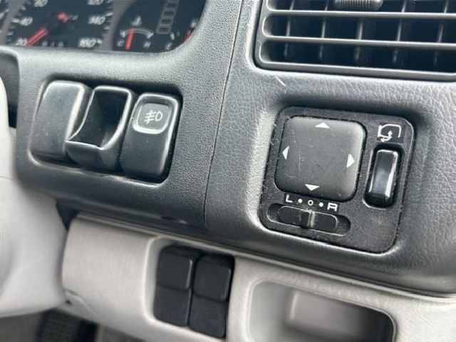 MAZDA BONGO FRIENDEE 2001 Image 29