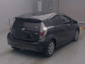 TOYOTA AQUA 2014 Image 2