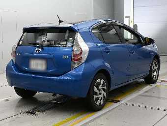 TOYOTA AQUA 2014 Image 2