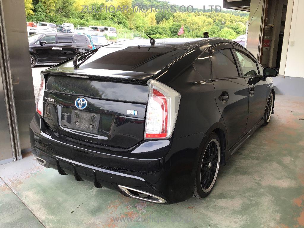 TOYOTA PRIUS 2014 Image 4