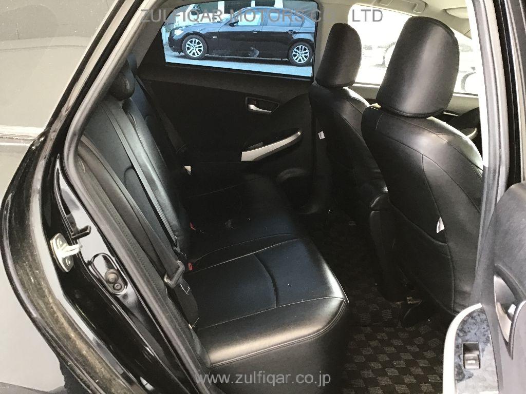 TOYOTA PRIUS 2014 Image 6
