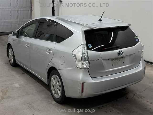 TOYOTA PRIUS ALPHA 2013 Image 3