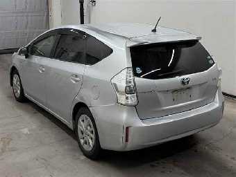 TOYOTA PRIUS ALPHA 2013 Image 3
