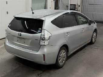 TOYOTA PRIUS ALPHA 2013 Image 5