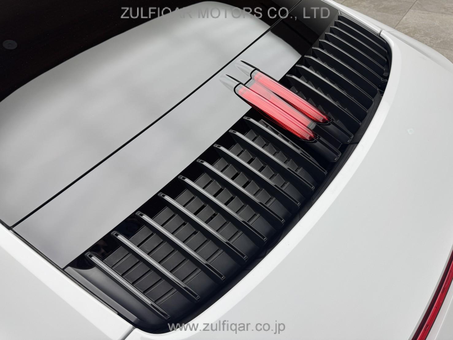 PORSCHE 911 2021 Image 12