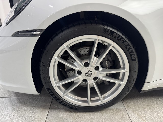PORSCHE 911 2021 Image 21