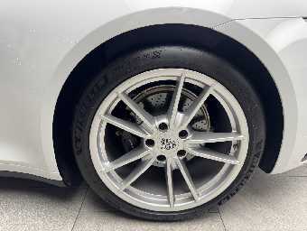 PORSCHE 911 2021 Image 16