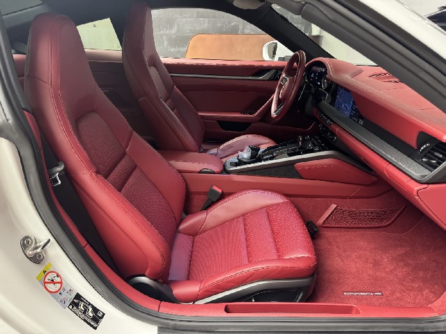 PORSCHE 911 2021 Image 30