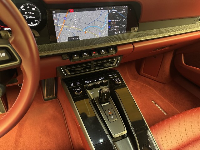 PORSCHE 911 2021 Image 38