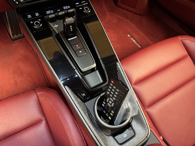 PORSCHE 911 2021 Image 39