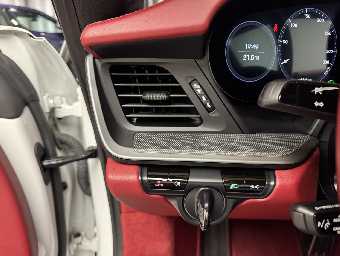 PORSCHE 911 2021 Image 35