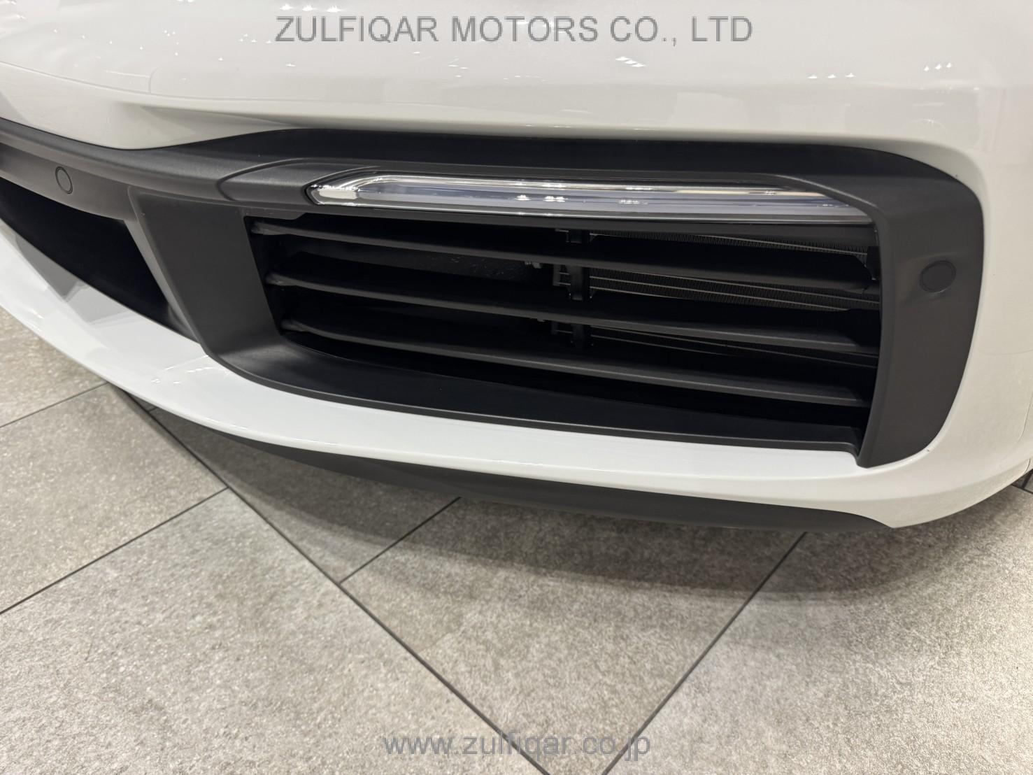 PORSCHE 911 2021 Image 10