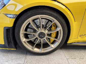 PORSCHE 911 2019 Image 25