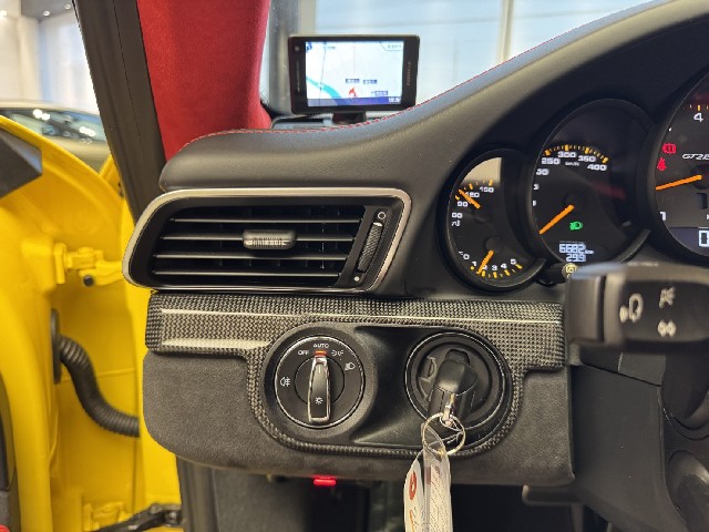 PORSCHE 911 2019 Image 52