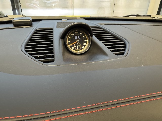 PORSCHE 911 2019 Image 55